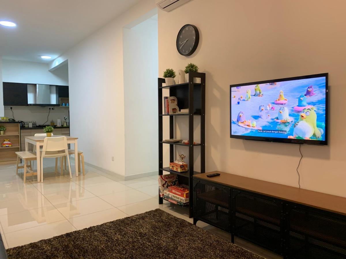 Relaxed Family Staycation, Pool View W Wifi N Netflix Bangi Ngoại thất bức ảnh