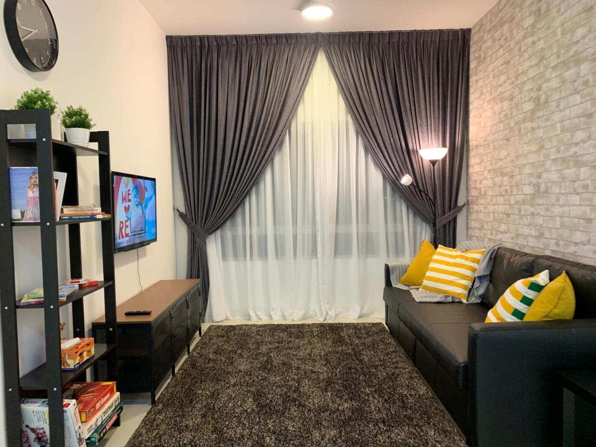 Relaxed Family Staycation, Pool View W Wifi N Netflix Bangi Ngoại thất bức ảnh