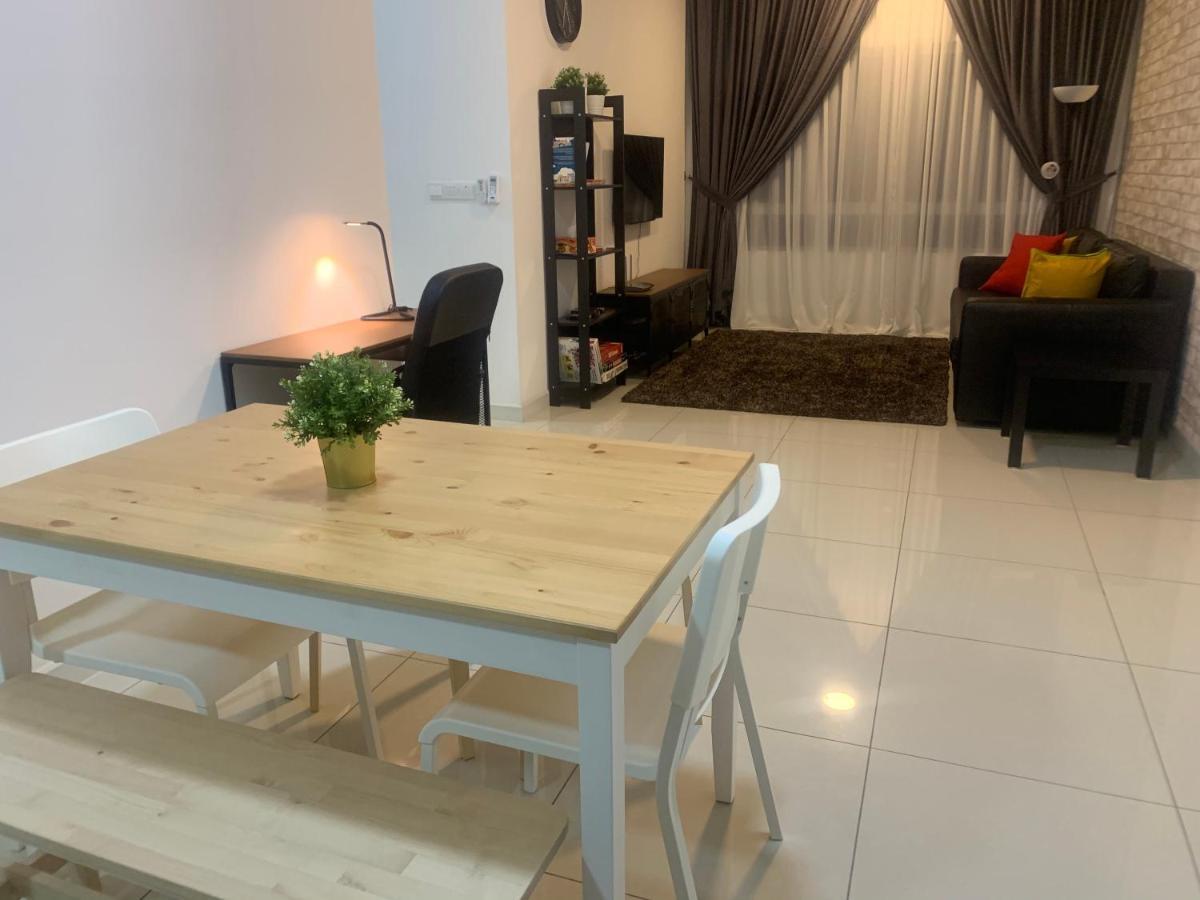 Relaxed Family Staycation, Pool View W Wifi N Netflix Bangi Ngoại thất bức ảnh